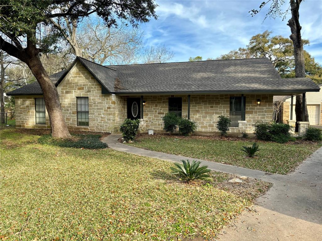 54 Candlewood Court Brazoria Home Listings - TBT Real Estate Brazoria County Real Estate